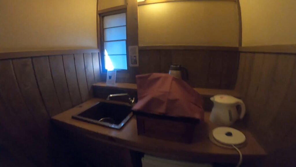 お宿のし湯しおんのお部屋のお茶スペース