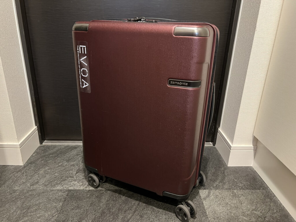 EVOAのスーツケース限定カラー